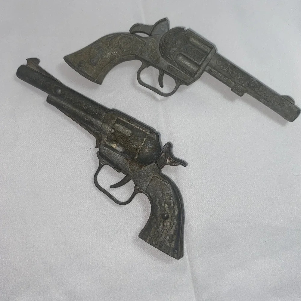 TWO Vintage 50s‎ TOY Cap Guns Hubley single shot TX and Kusan INC Nash, TN